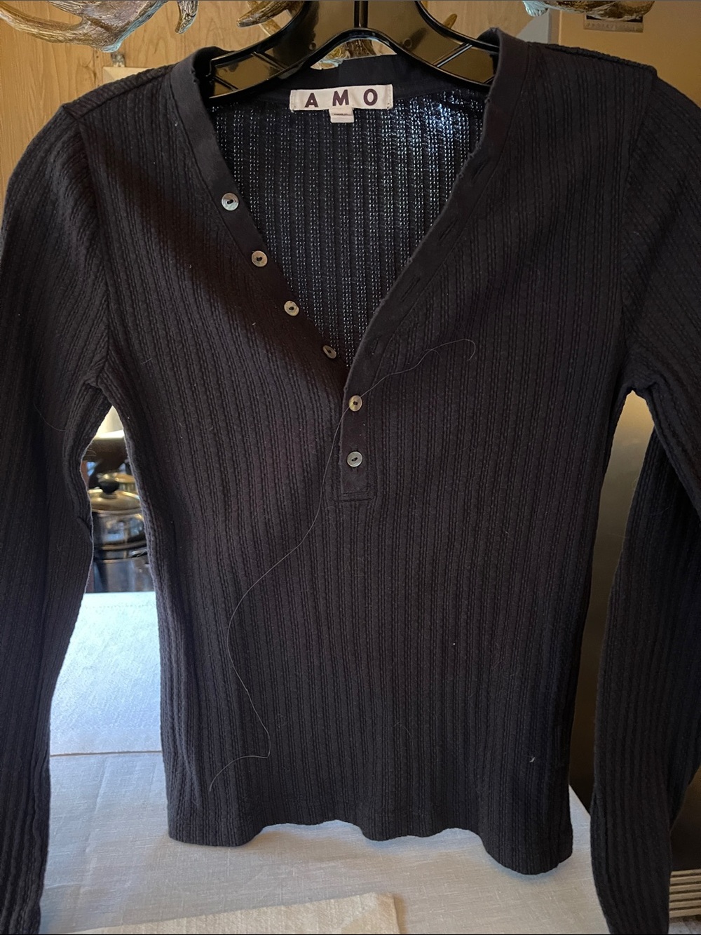 Amo brand new button Henley